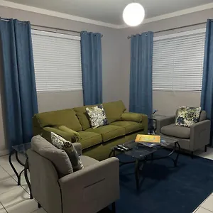  Apartment Kozy Bahamas Getaway